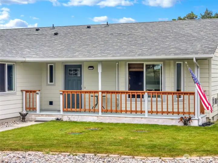 Covered front porch and freshly painted exterior greet you. Covered front porch and freshly painted exterior greet you.