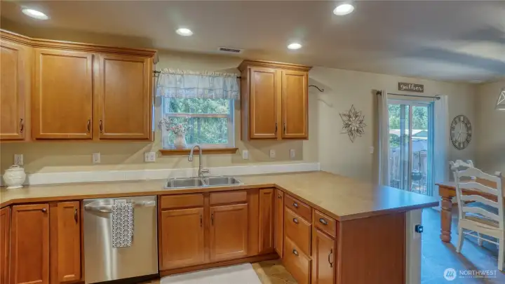 Lots of counter space Lots of counter space