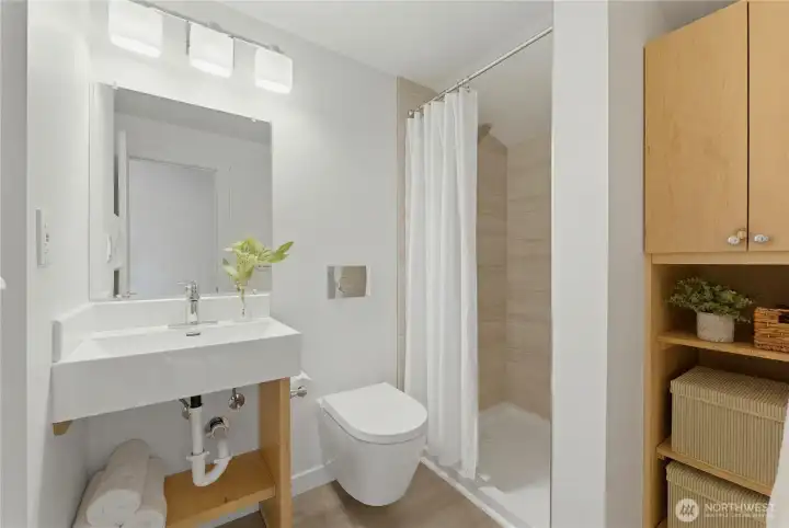 3/4 bath attached to upstaris bedroom #1