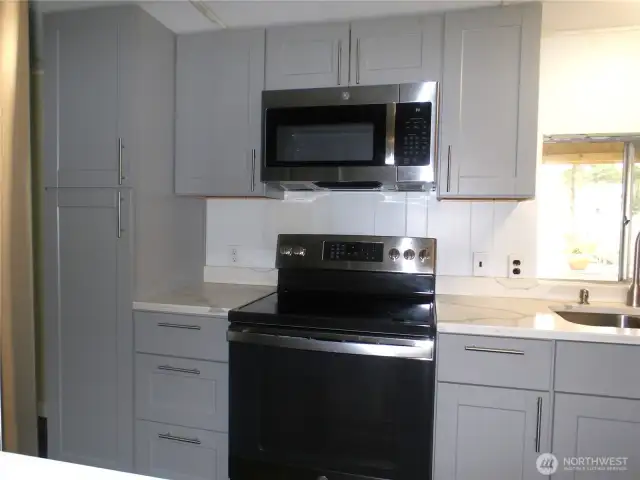 Kitchen with all the necessities.