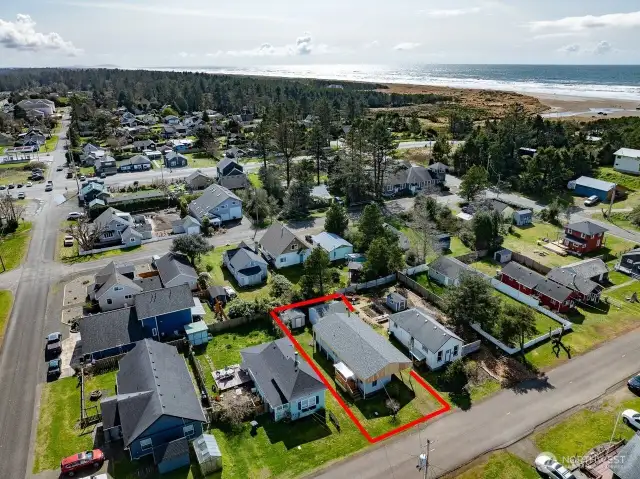 Looking south.  Long Beach, Seaview, Ilwaco and Chinook just a few miles south.