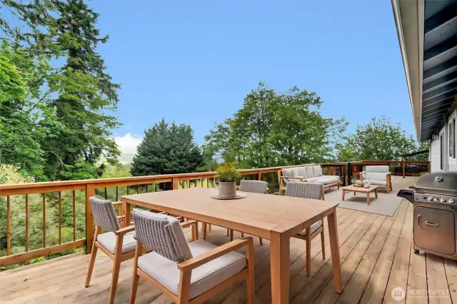 Virtually staged patio