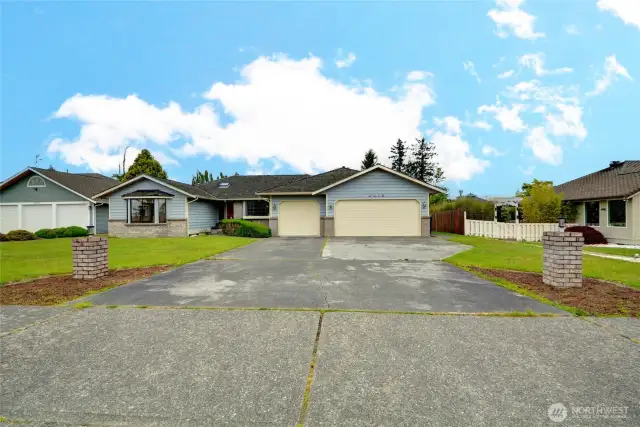 Covenant neighborhood! No HOA - set back with ample parking!