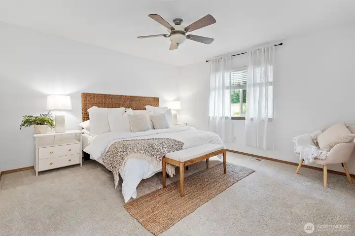 Largest bedroom with ensuite bathroom~