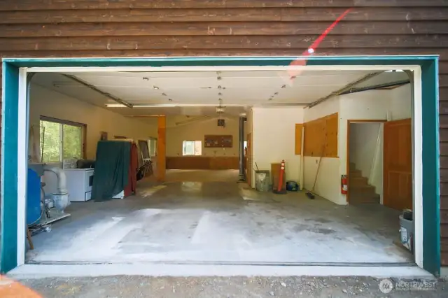 2400 SQ FT shop with 10' door.
