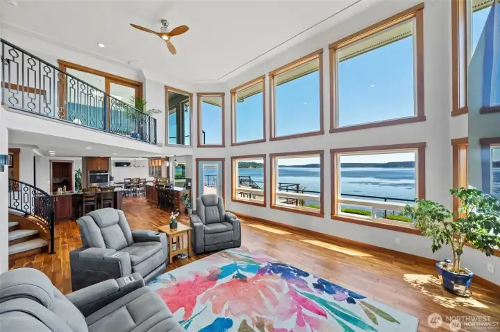 Open, bright and airy floorplan