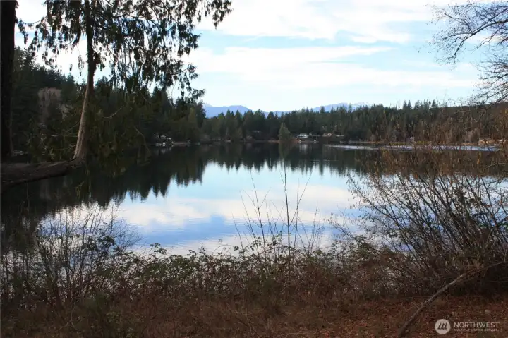 152' of Mission Lake waterfront