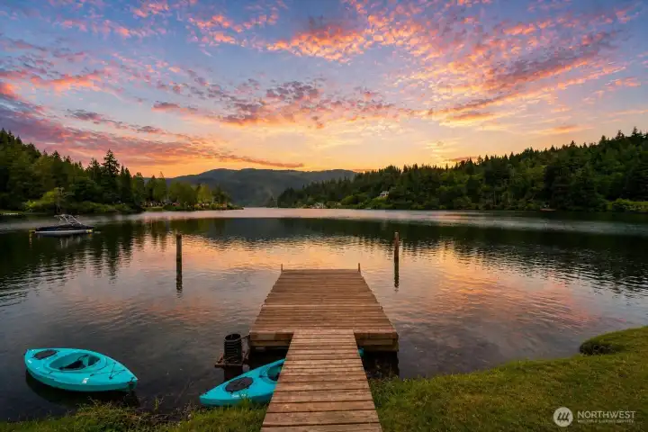 600 feet of community owned lake frontage.