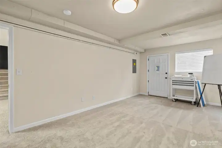 The adjacent bonus/bedroom or work space has exterior access for added convenience/privacy