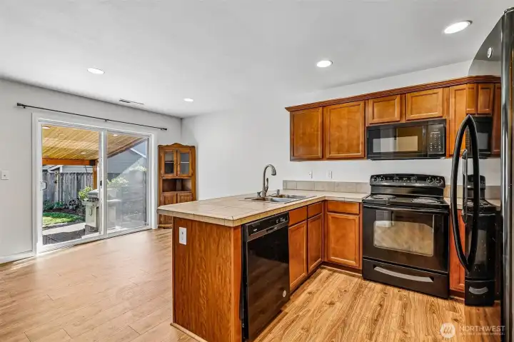All matching appliances in the kitchen