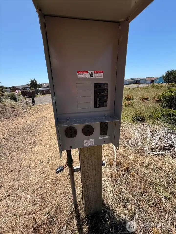 Power Hookups - 30amp 50amp Power Hookups - 30amp 50amp