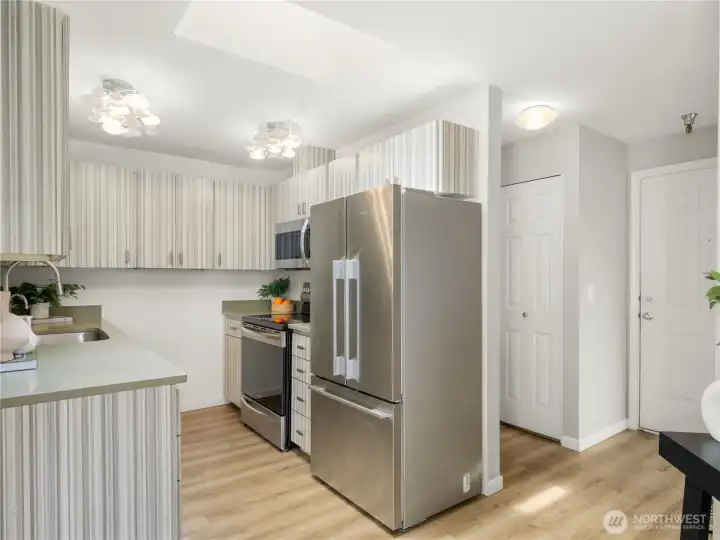 An easy connection to the entry and main living areas. An easy connection to the entry and main living areas.