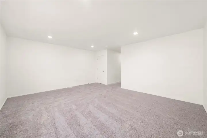 Large Bonus Room on 2nd floor