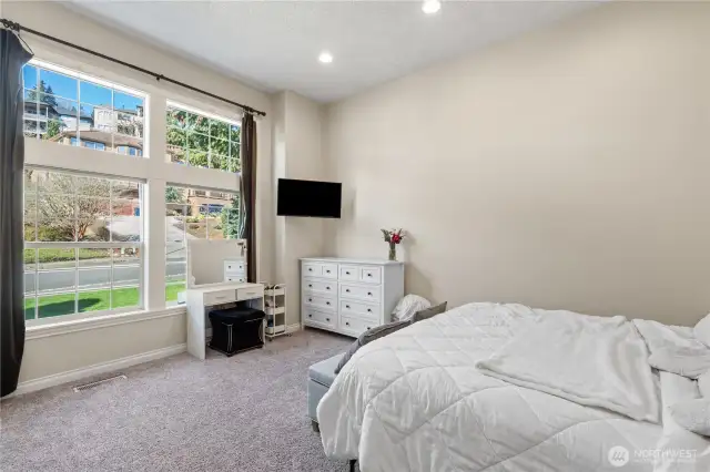 Bed 4/Office/Den