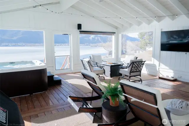 Screened-in Deck