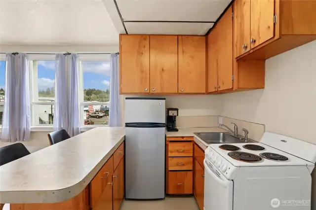 Kitchen and dining in upstairs apartment