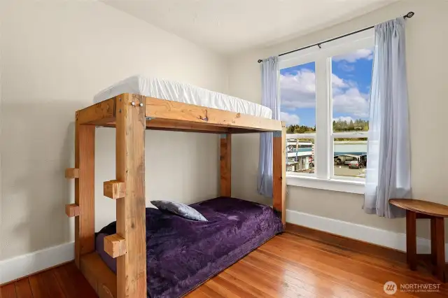 Room in upstairs apartment