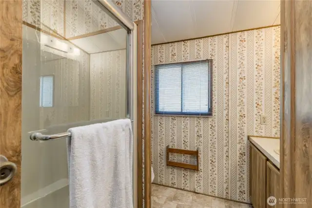 Full hall bathroom
