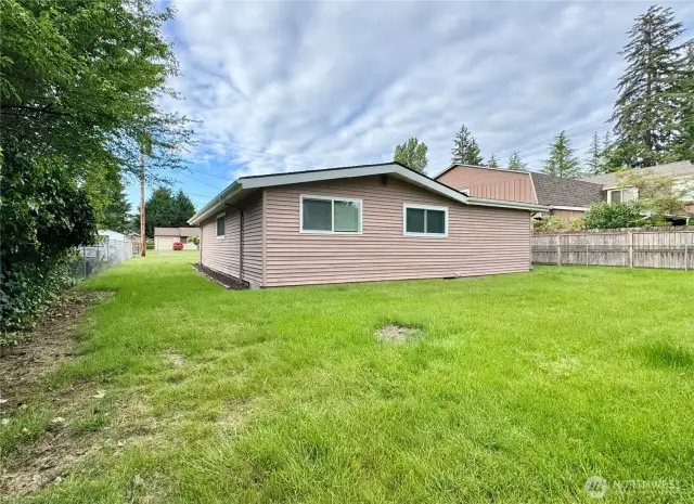 Spacious lot