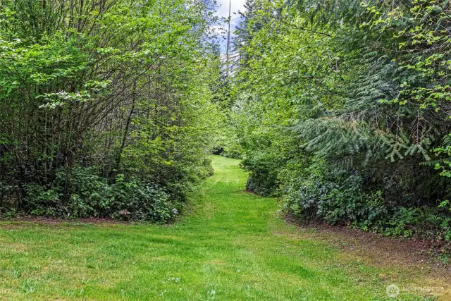 Mowed and maintained trail system for your daily walks - this path leads to some amazing nature trails, ponds and hidden treasures!