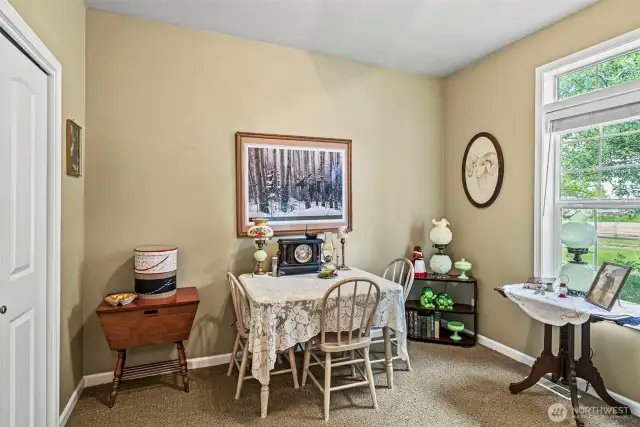 Office, guest room, bedroom - neutral and bright!