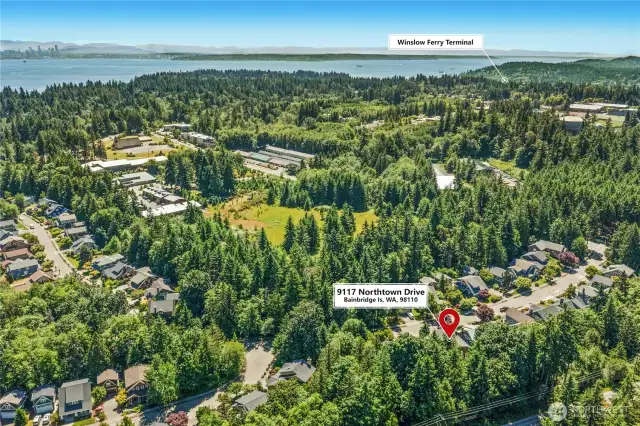 Quick and Easy access to the Seattle Ferry and Down Town Winslow