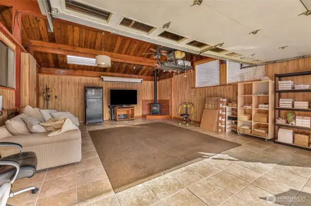 garage that is 4th bedroom