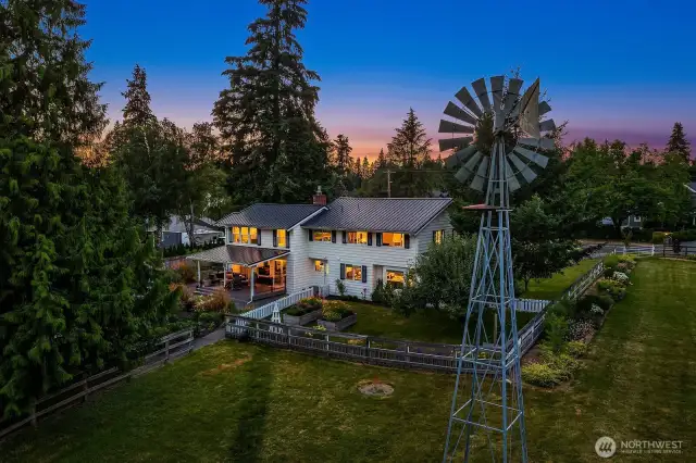 Great 2 acre property with Hollywood Hill Windmill dated 1871.....for an iconic property!