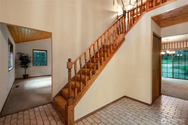 Entry & Stairway