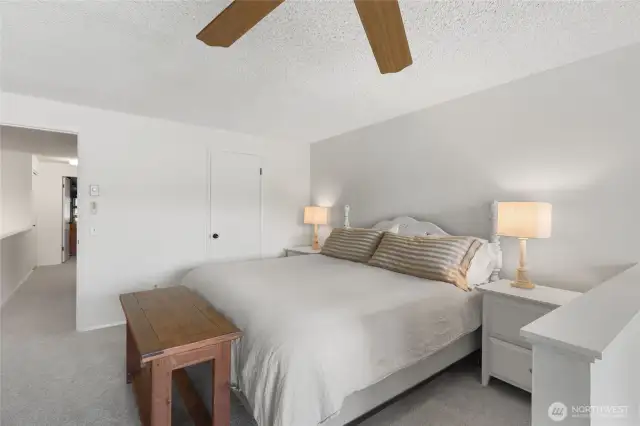 Large king size bed fits easily into this room.