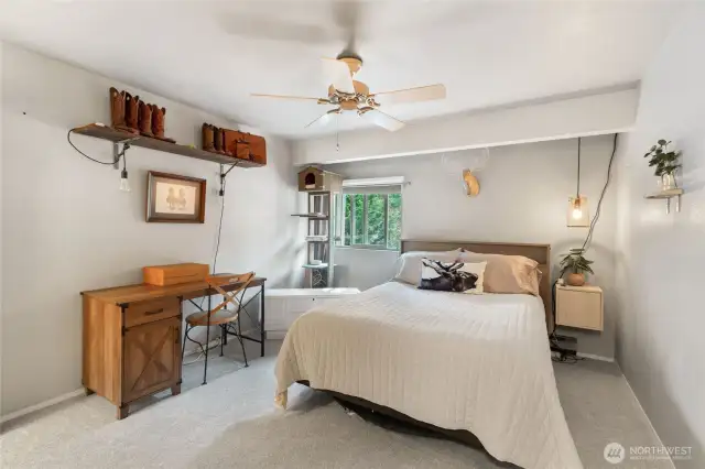 2nd bedroom