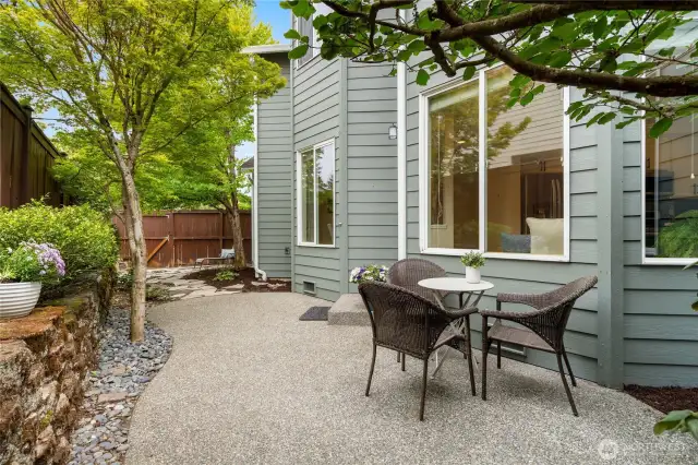 Privacy and serenity are the key words to describe this beautiful carefree space.