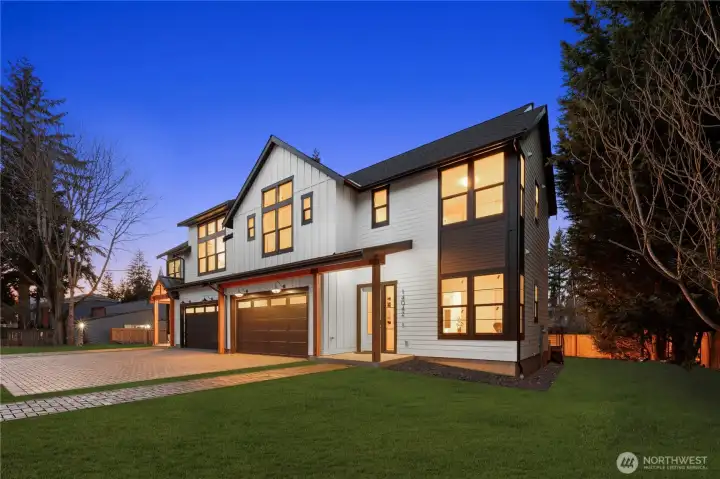 2 Luxury Residences minutes from Downtown Bellevue.