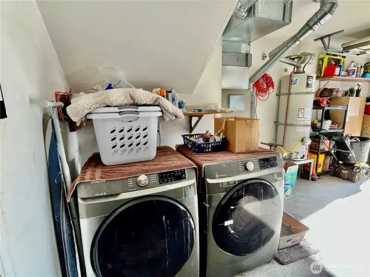 Garage with washer dryer
