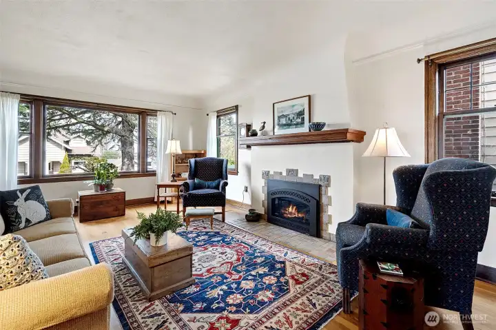 Oversized windows light up the Living Room and provide for optimum territorial viewing.