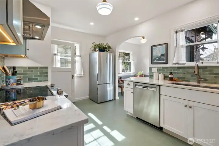 plenty of counter space for creative cooking . ..