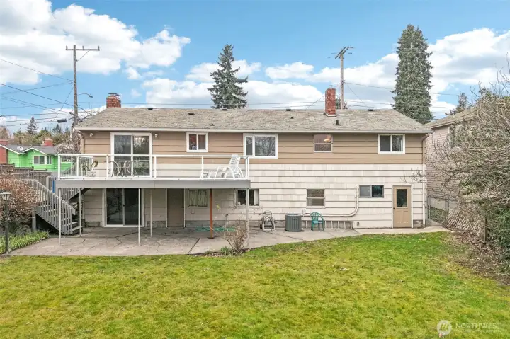 Separate Entrance, easy for an ADU or Guest Space.