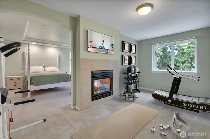 Extra area off of primary suite perfect for work out room or nursery.  This photo is VIRTUALLY staged.