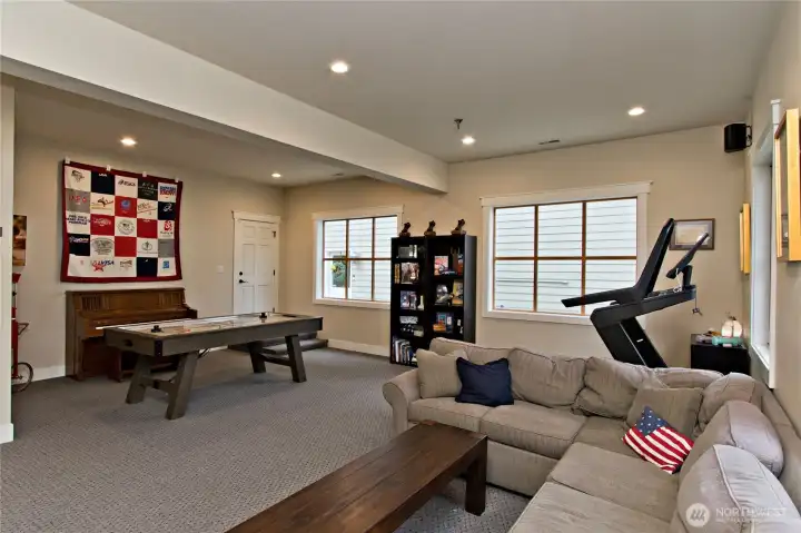 Spacious main floor bonus room