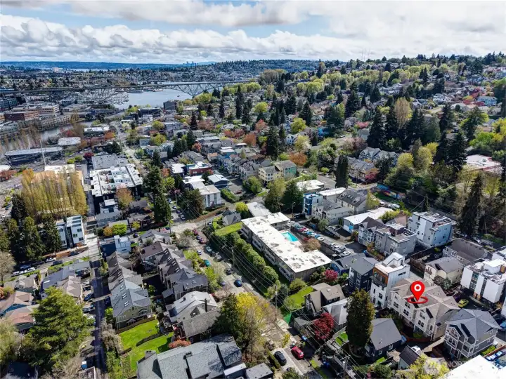 Upper Queen Anne Neighborhood with Views of Lake/Mountains