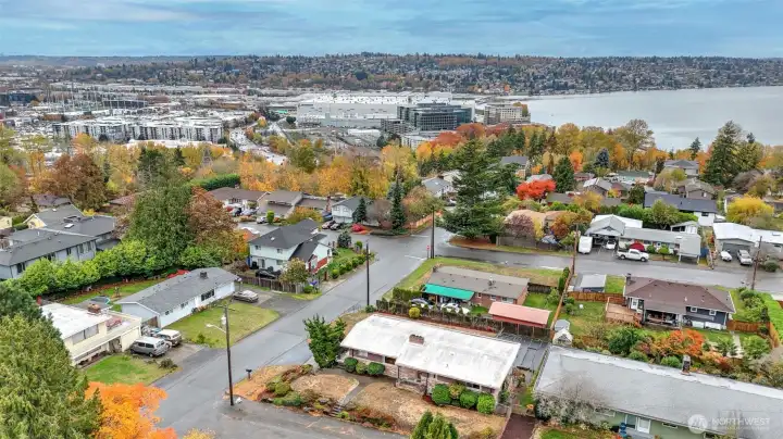 Close to Lake Washington with easy access to 405 for commuting to Seattle or the Eastside