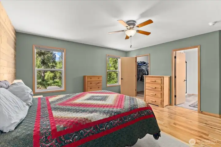 Huge owners suite with walk in closet