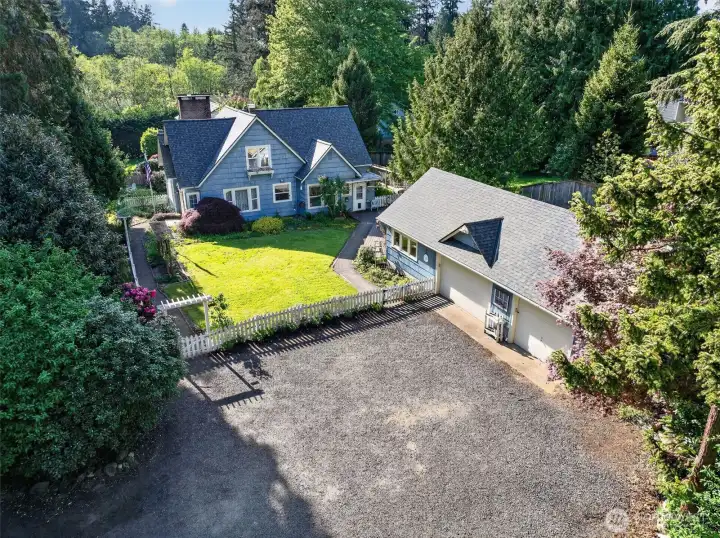 Over 1/2 acre lot w/ plenty of guest, RV or Boat parking