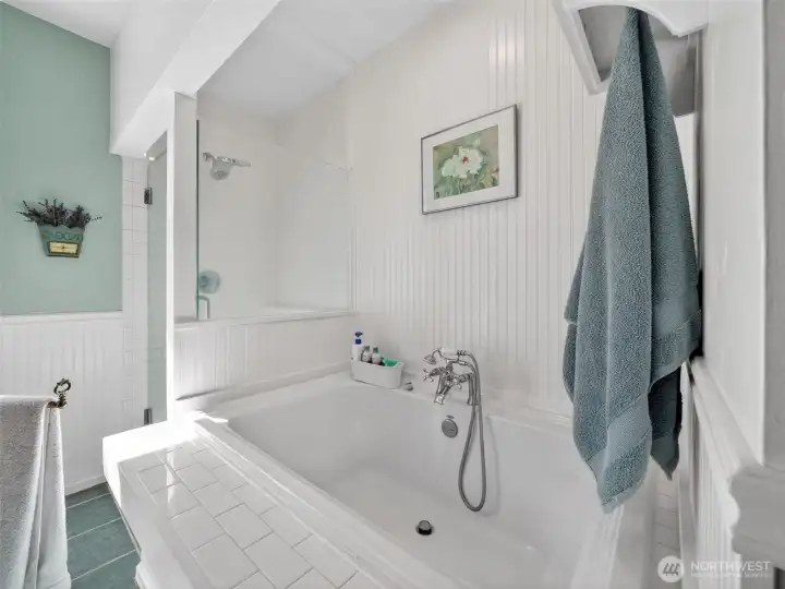 Relax in Large Soaking Tub w/ Chrome Fixtures