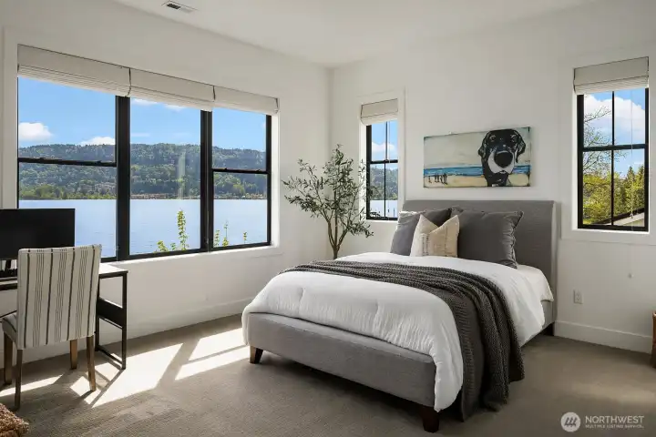 Yet another guest room upstairs.