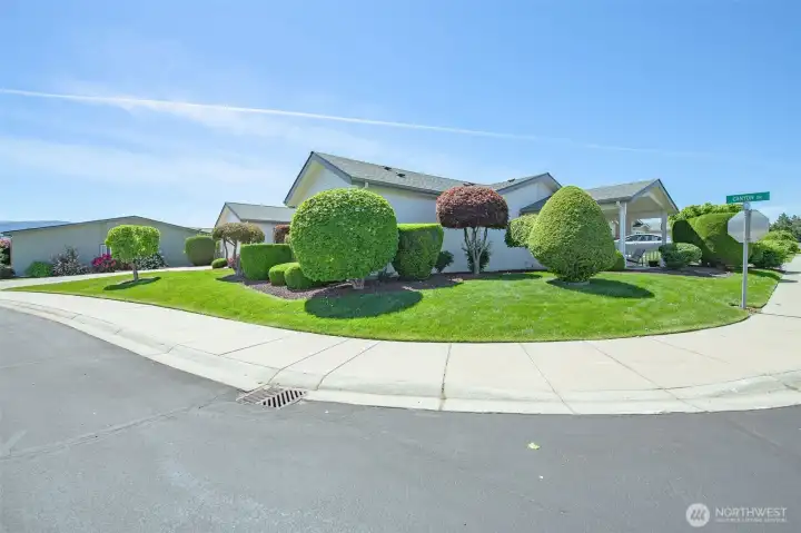 The curb appeal is overflowing!