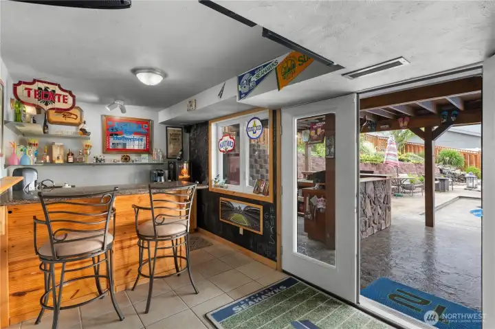 Lower Bar, pool access. Lower Bar, pool access.