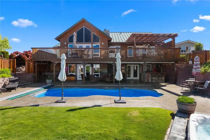 Resort living Resort living