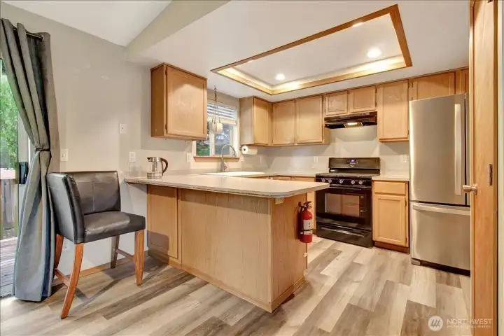Breakfast bar between dining room and the kitchen. Breakfast bar between dining room and the kitchen.