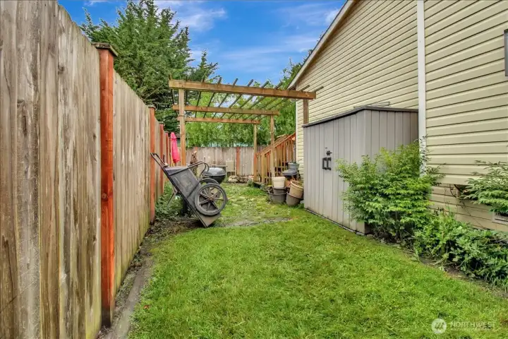 Extra space for your garden and yard tools. Extra space for your garden and yard tools.